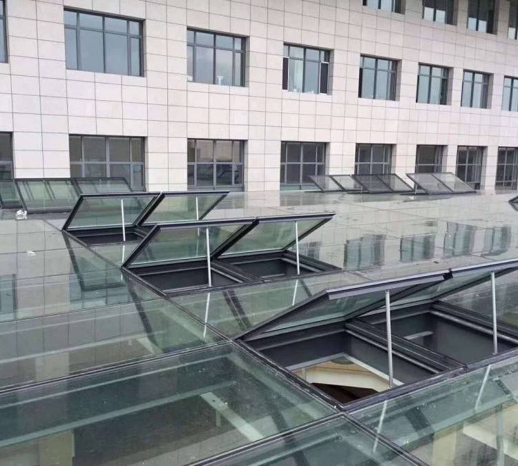 側(cè)開(kāi)排煙天窗